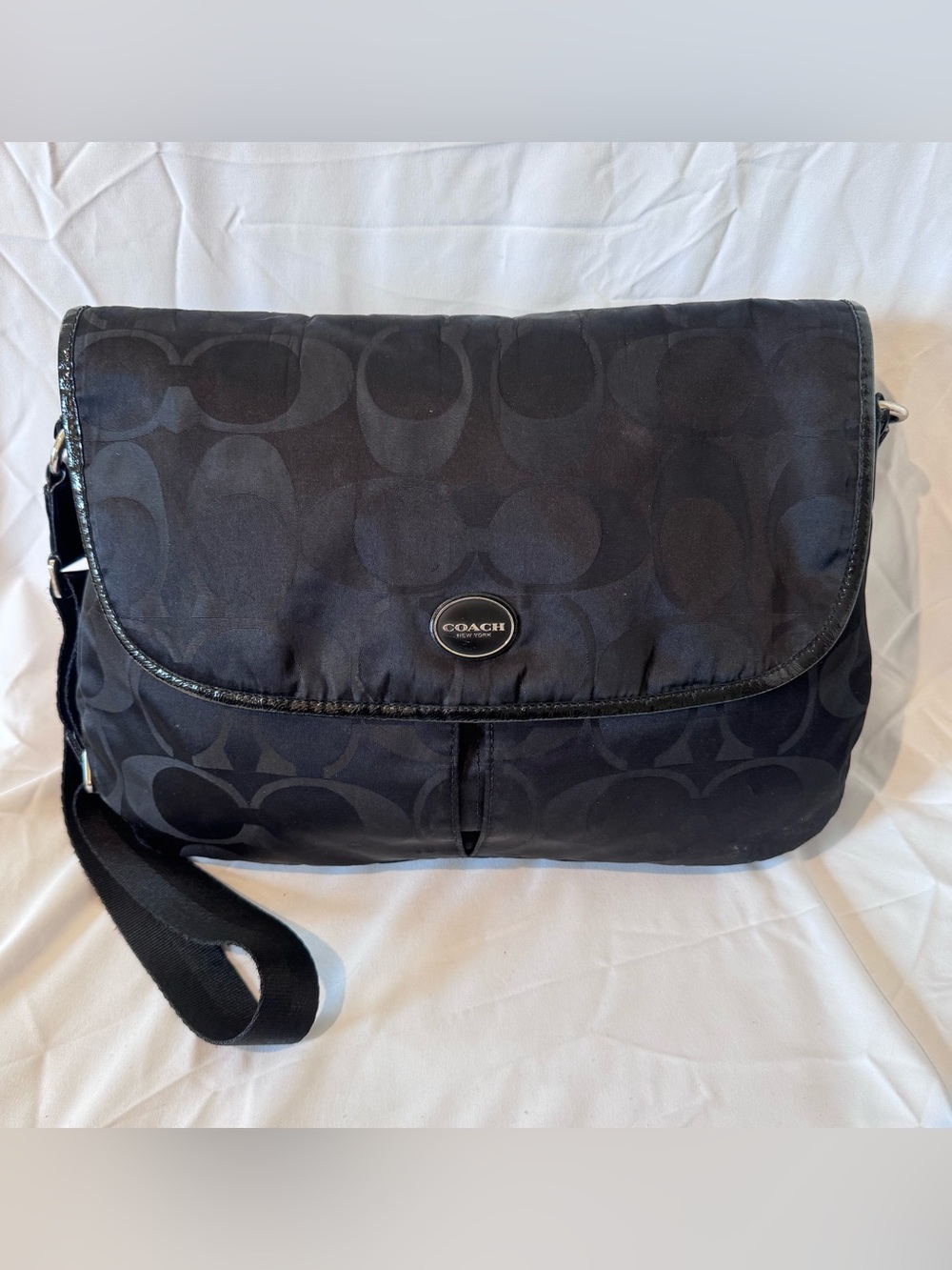 Vintage Y2K COACH Black Signature Nylon Messenger Crossbody Bag Purse F77490